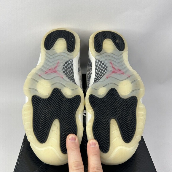 Nike Shoes Air Jordan 11 Low Retro “Light Bone Snakeskin” 2024 - Picture 7 of 8